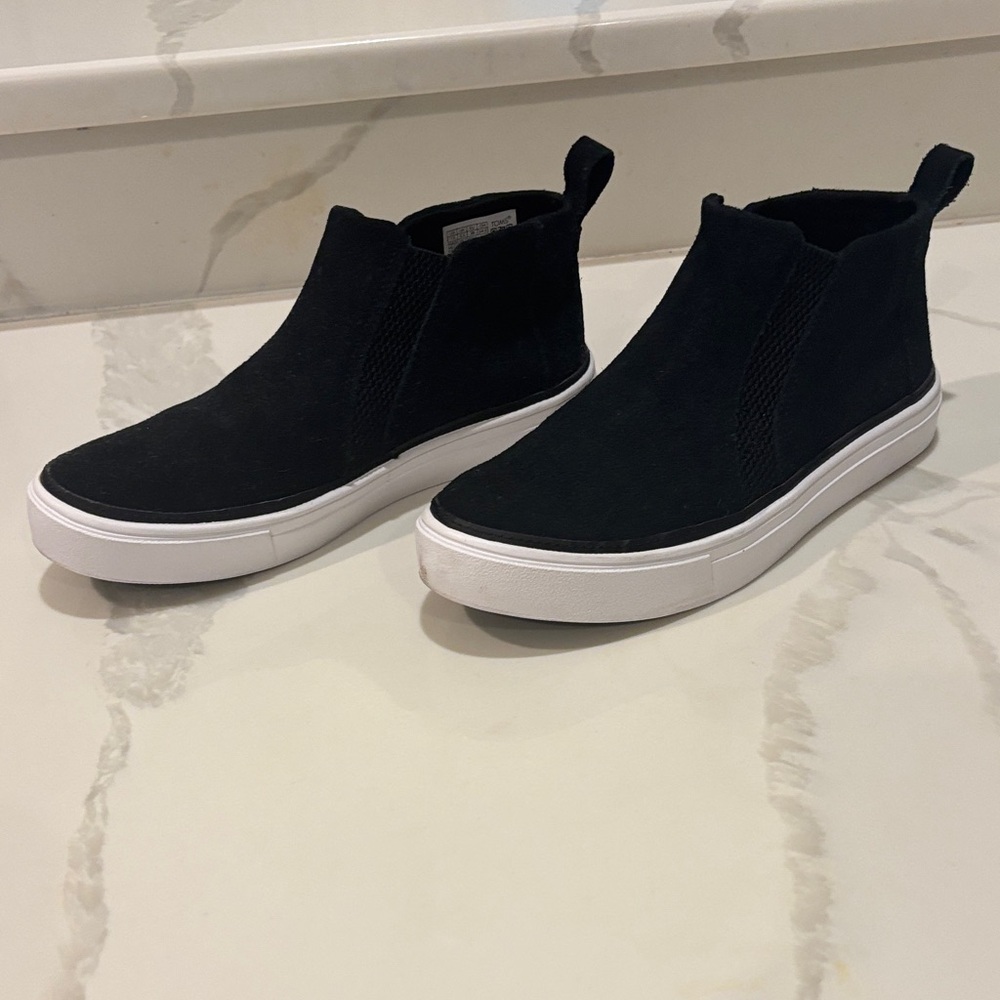 Toms Black Suede Casual Shoes